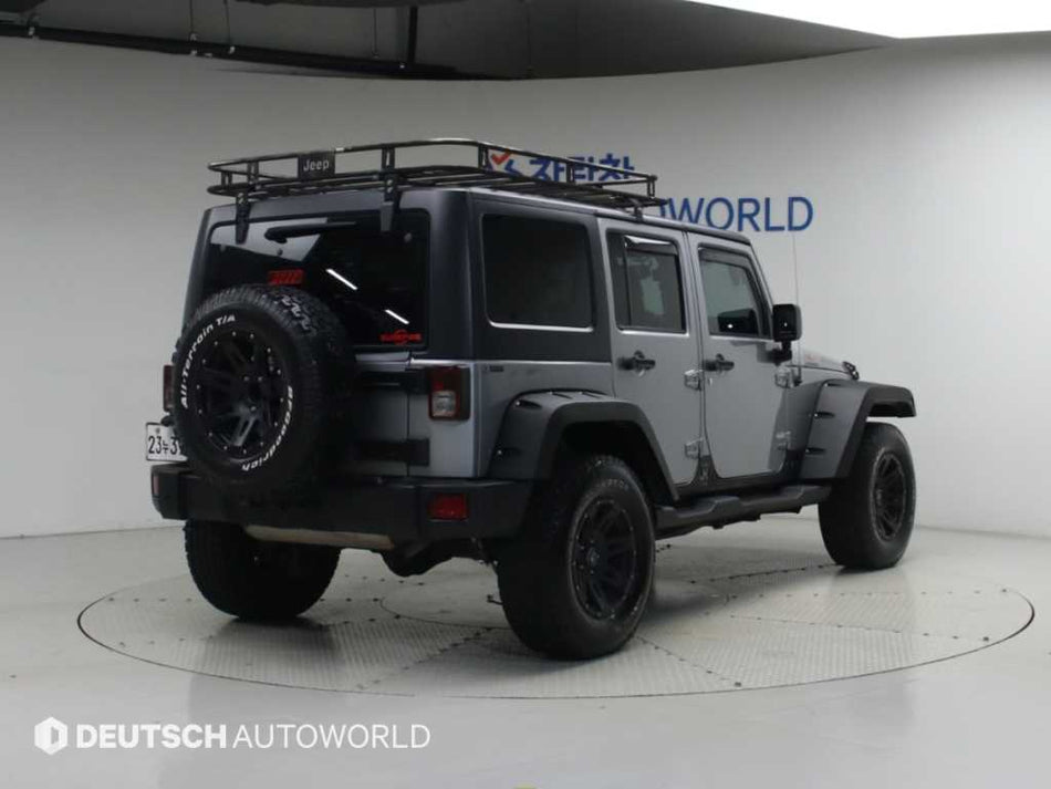 Jeep Wrangler — photo 02