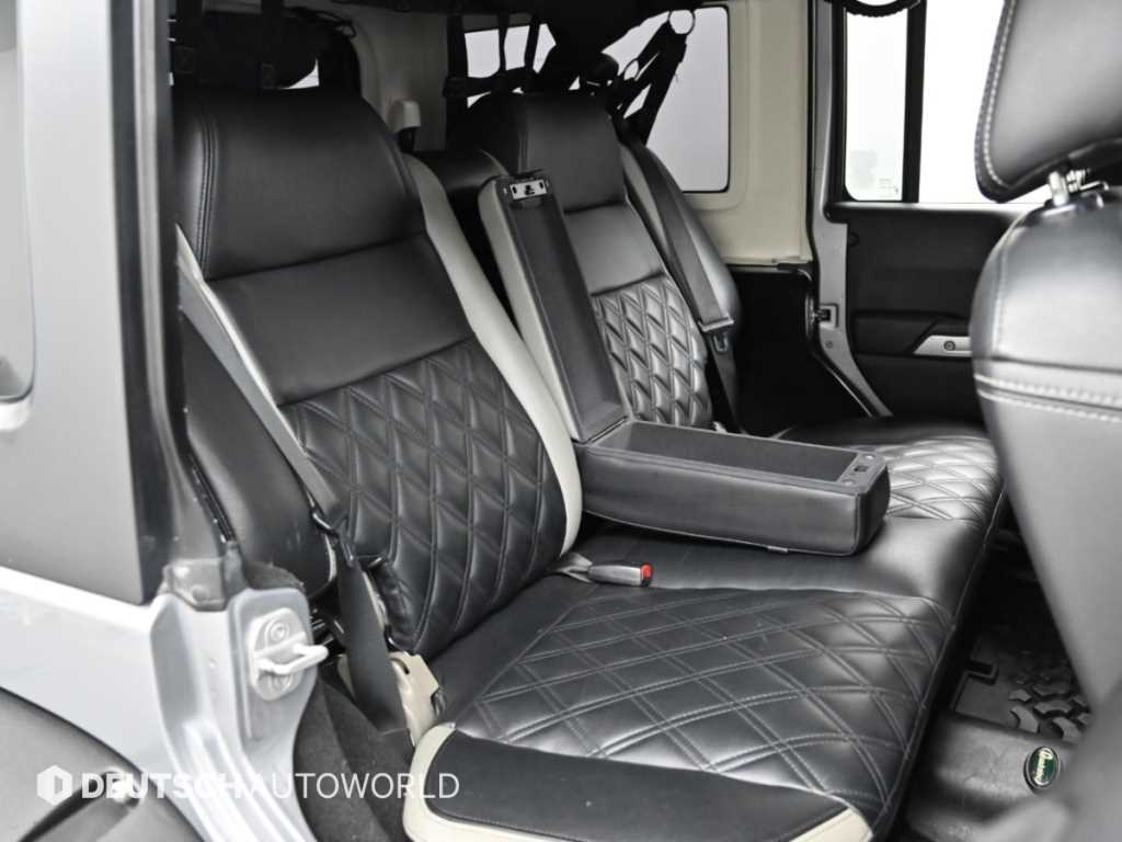Jeep Wrangler — photo 12