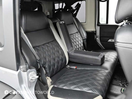 Jeep Wrangler — photo 12