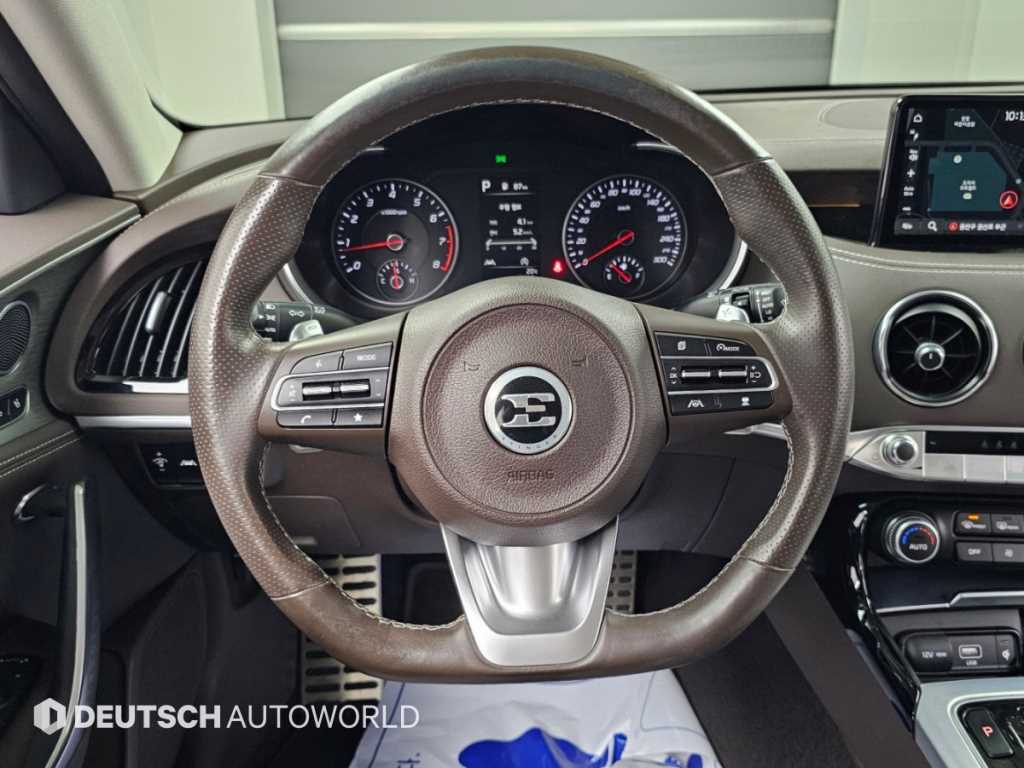 Kia Stinger — photo 13