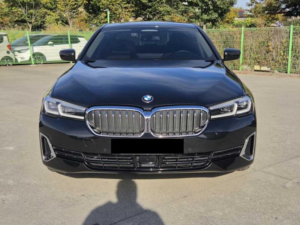 BMW 5-Series — photo 02