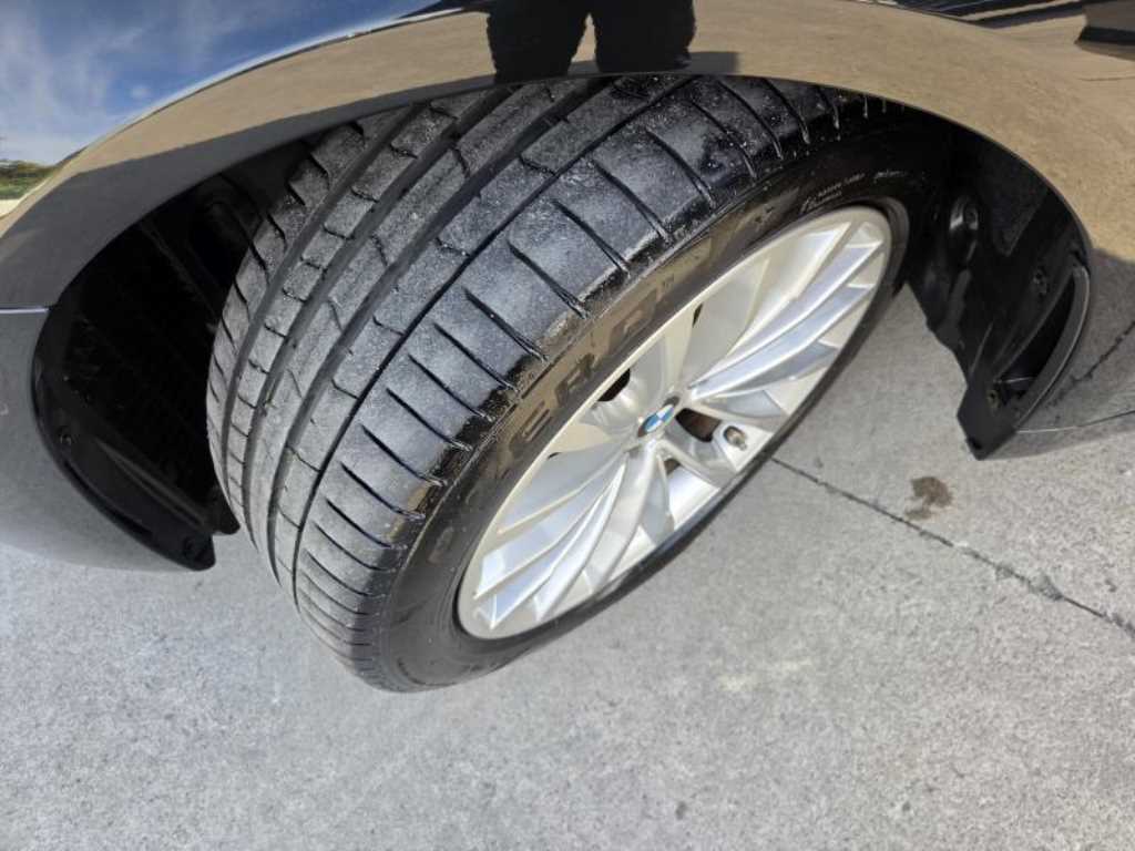 BMW 5-Series — photo 20