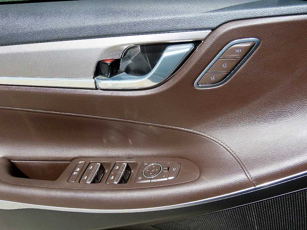 Hyundai Grandeur — photo 11