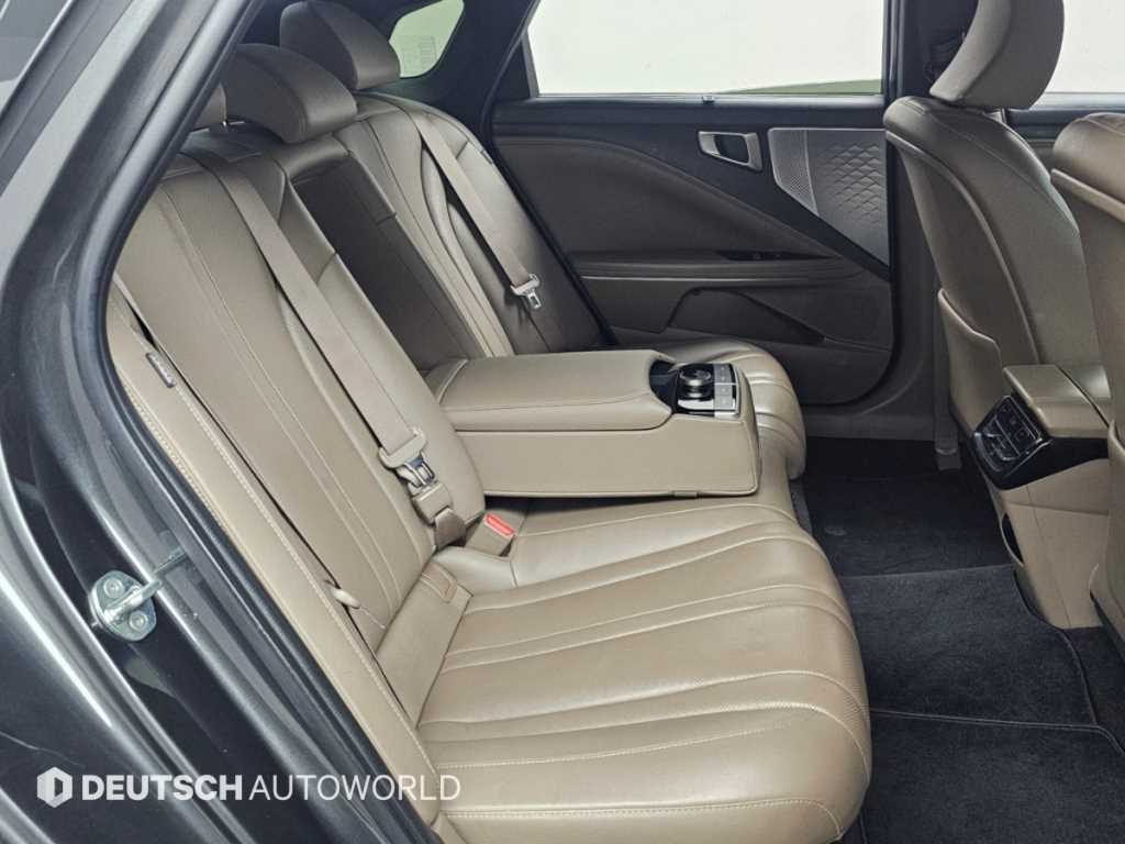 Kia K8 — photo 12