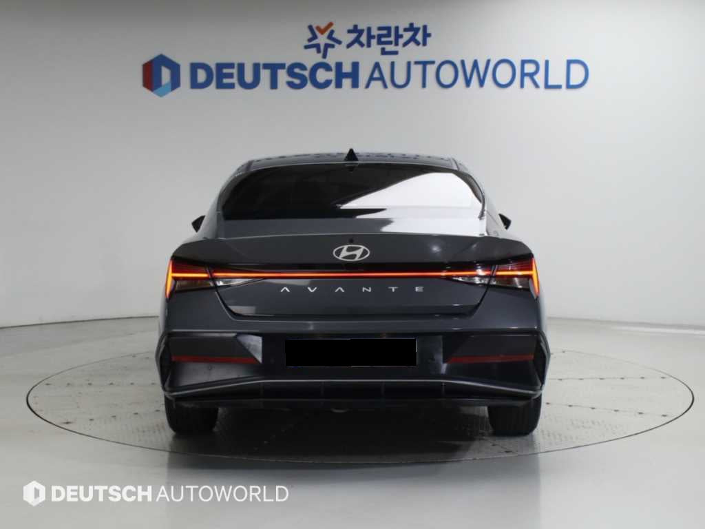 Hyundai Avante — photo 04