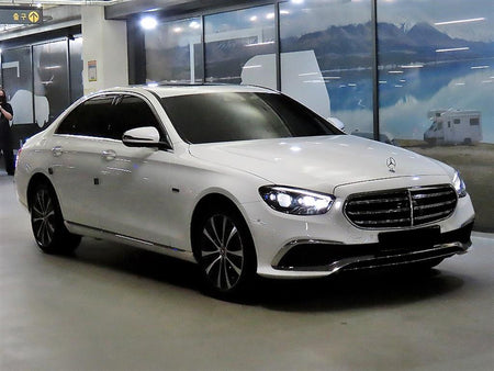 Mercedes-Benz E-Class — photo 01