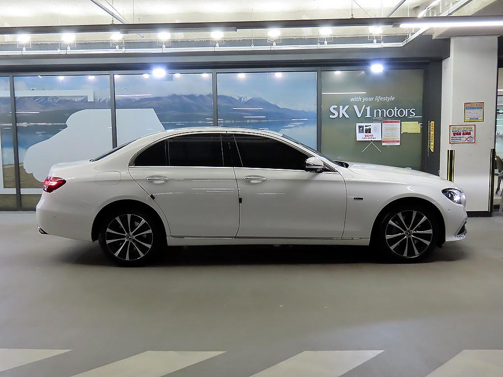 Mercedes-Benz E-Class — photo 03
