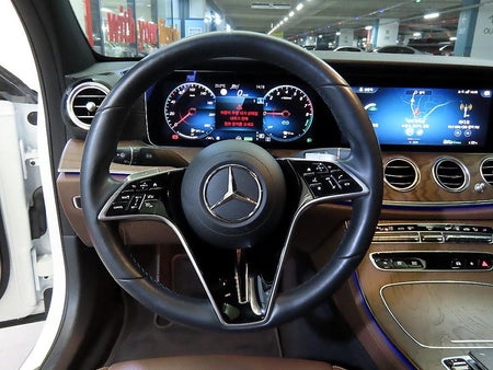 Mercedes-Benz E-Class — photo 08