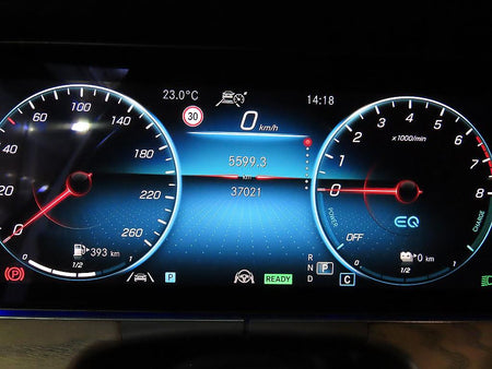 Mercedes-Benz E-Class — photo 09