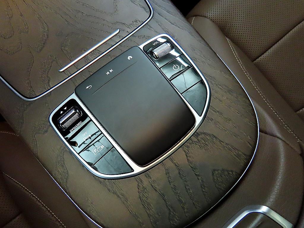 Mercedes-Benz E-Class — photo 13