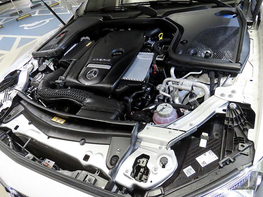 Mercedes-Benz E-Class — photo 19