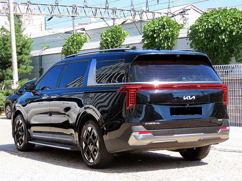 Kia Carnival — photo 03