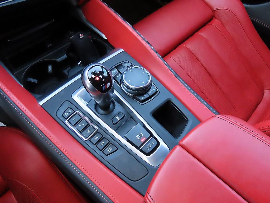 BMW X6M — photo 11