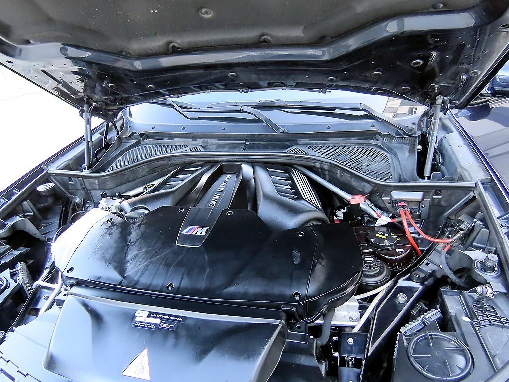 BMW X6M — photo 19