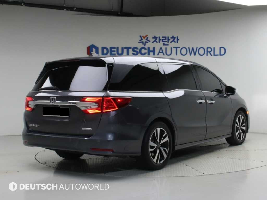 Honda Odyssey — photo 02