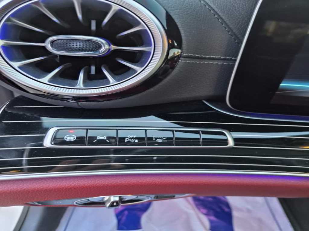 Mercedes-Benz CLS-Class — photo 10