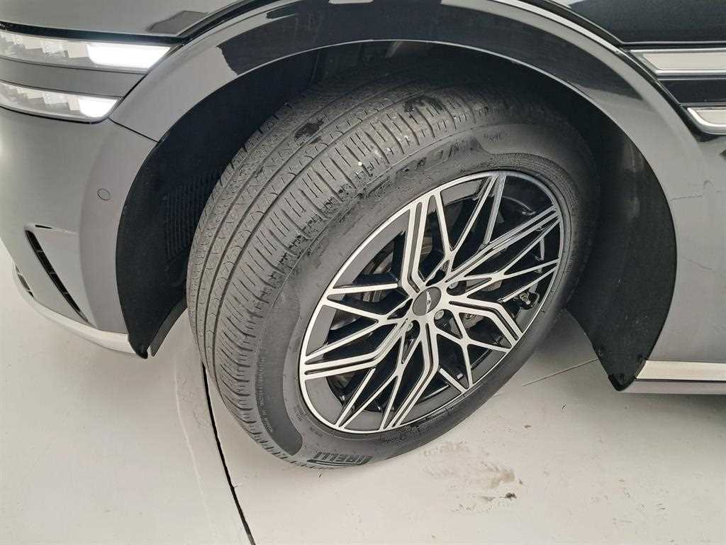 Genesis G90 — photo 20