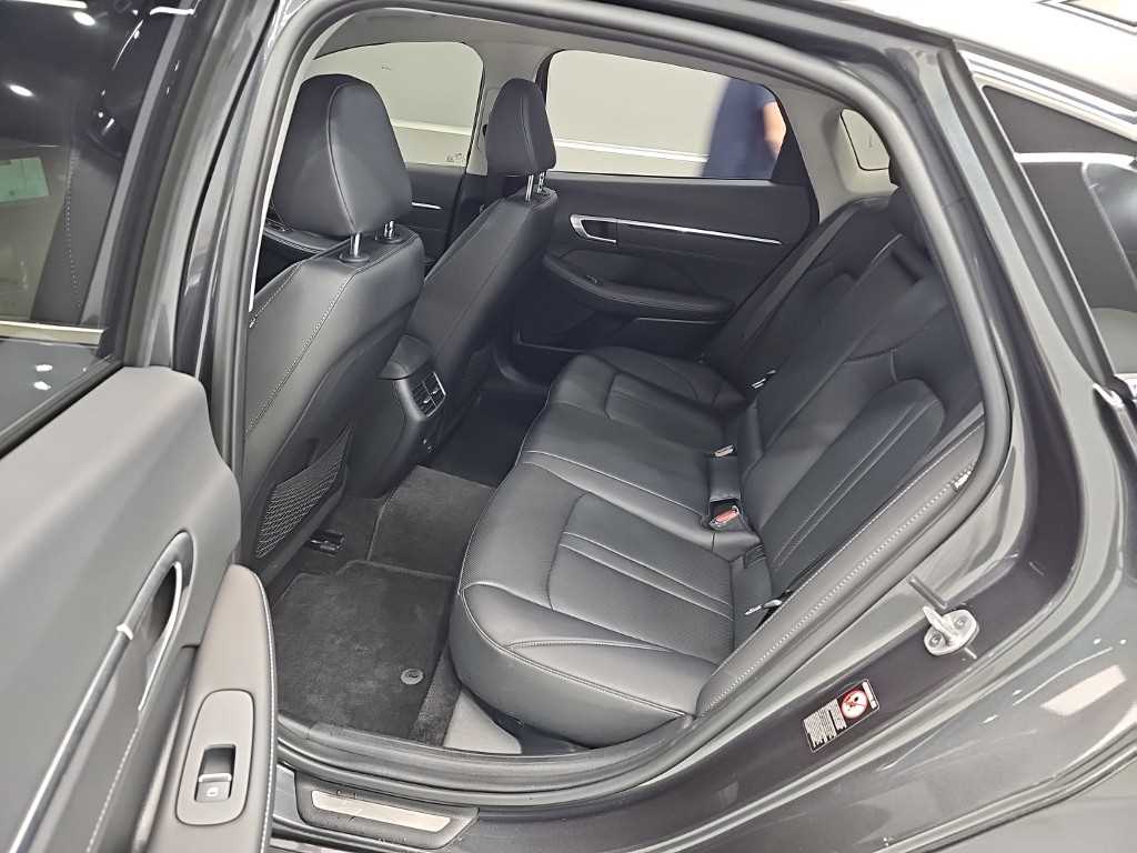 Hyundai Sonata — photo 12