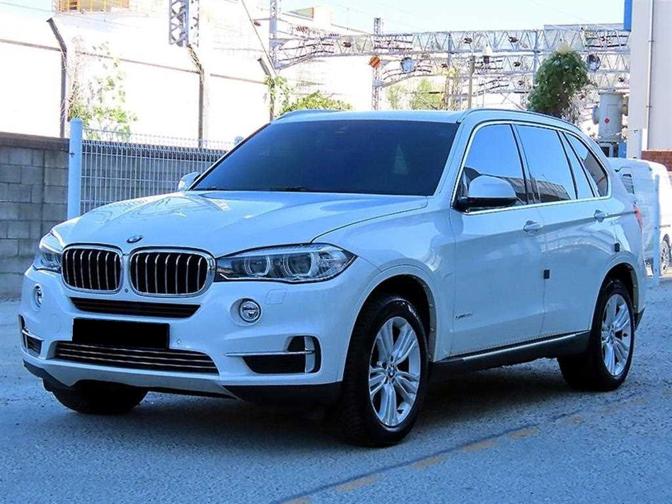 BMW X5 — photo 02