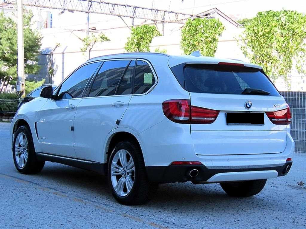 BMW X5 — photo 03