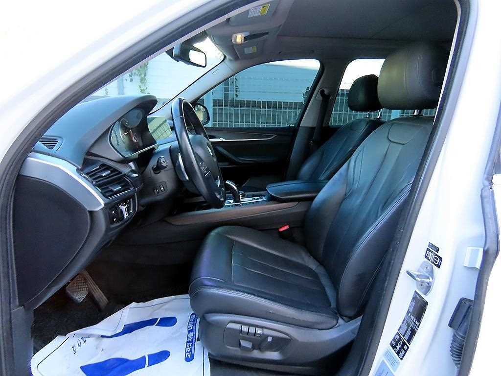 BMW X5 — photo 05