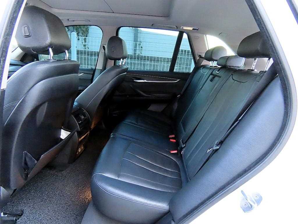 BMW X5 — photo 06