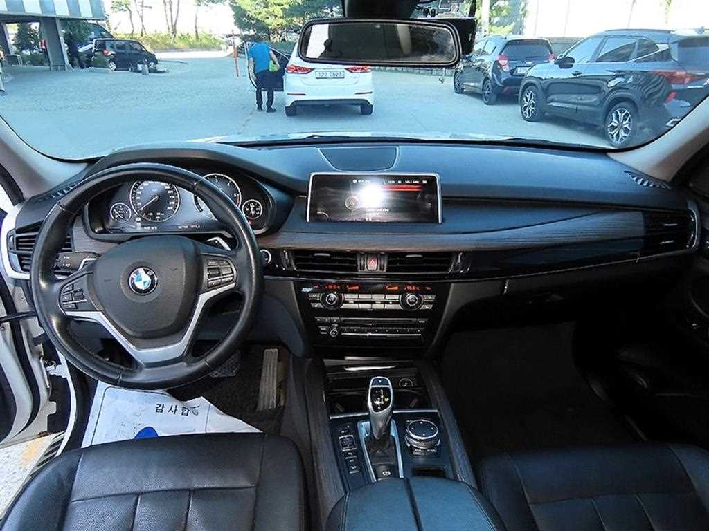 BMW X5 — photo 07