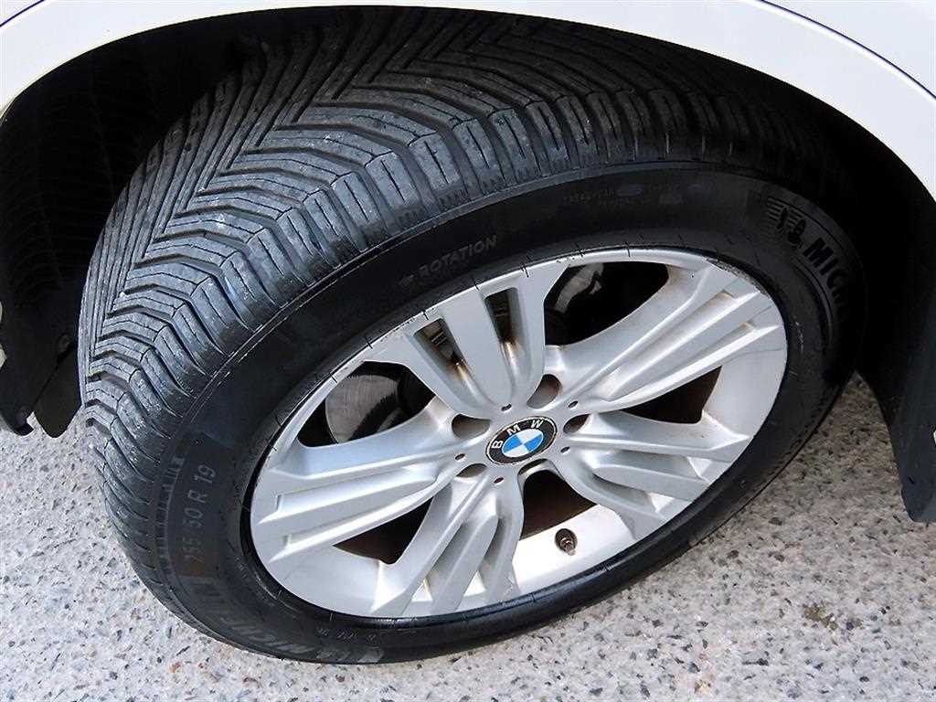 BMW X5 — photo 20