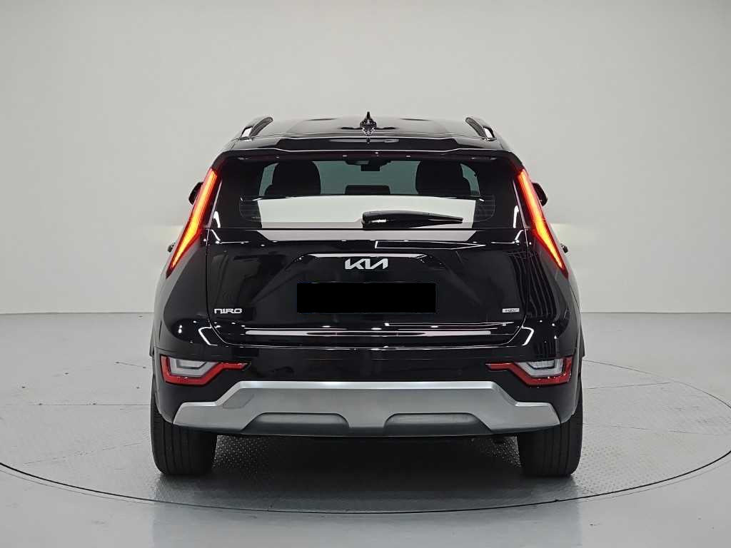 Kia Niro — photo 03