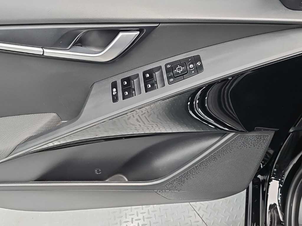 Kia Niro — photo 16