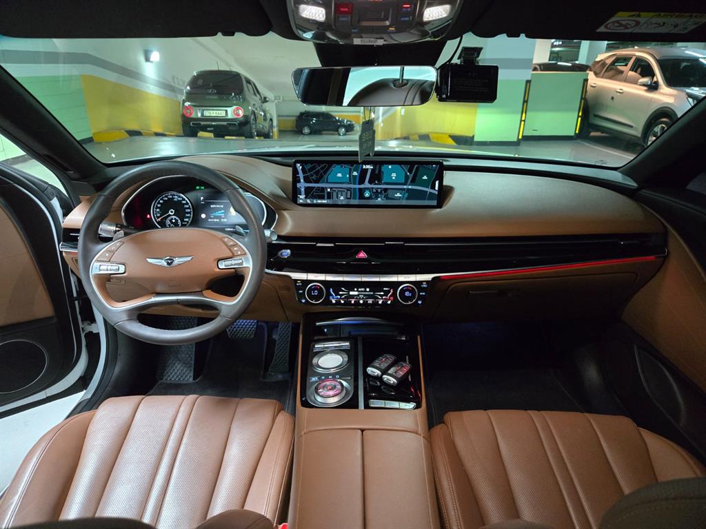 Genesis G80 — photo 08