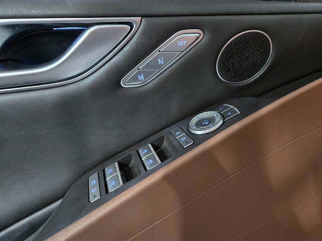 Genesis G80 — photo 16