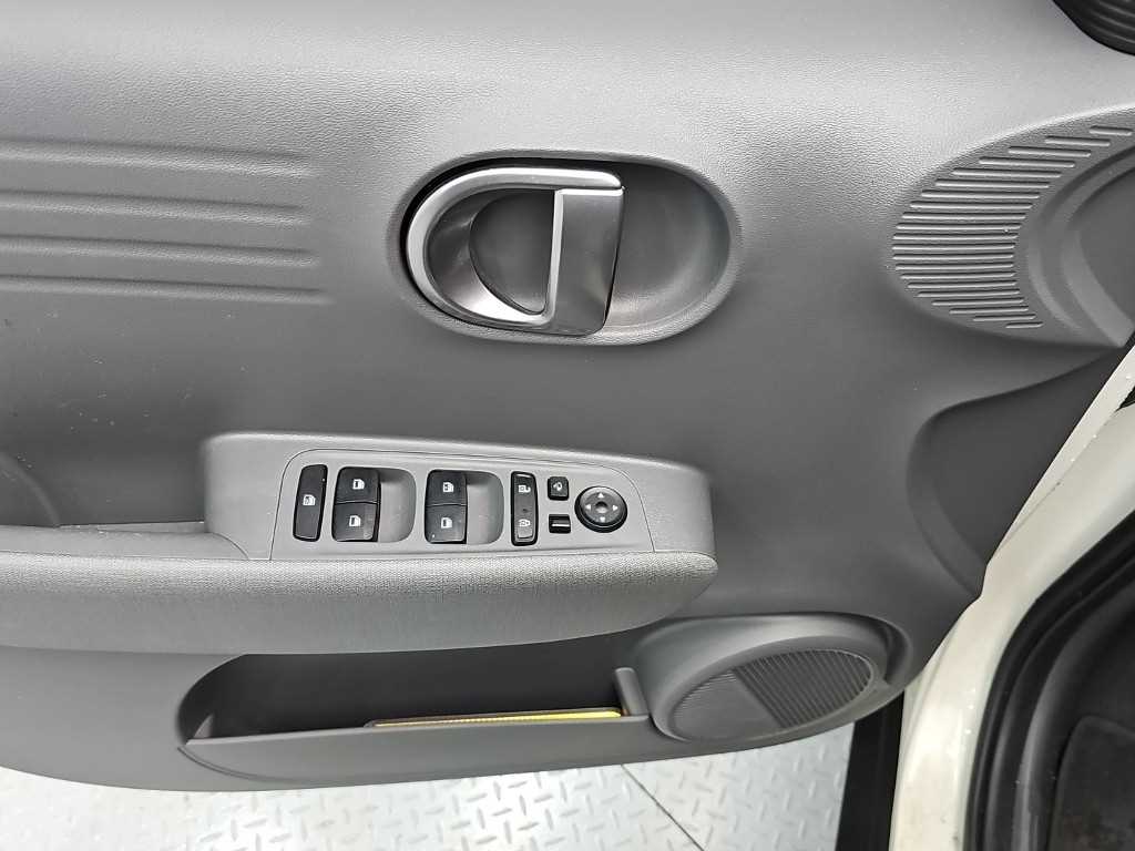 Hyundai Casper — photo 16