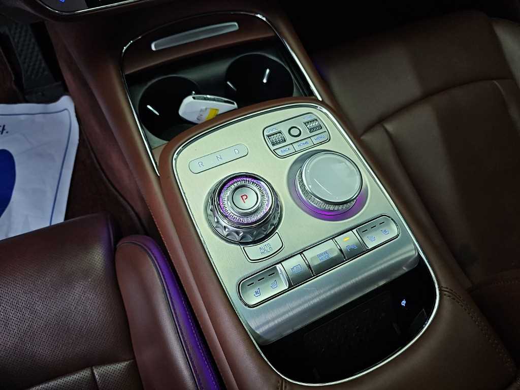Genesis G90 — photo 08