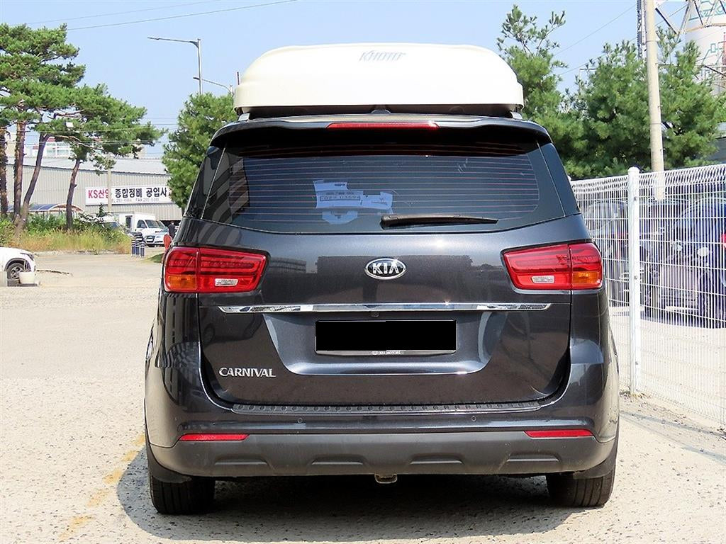 Kia Carnival — photo 04