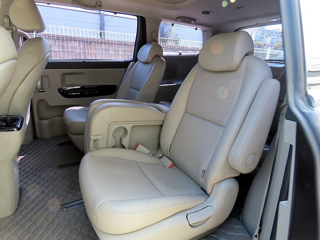 Kia Carnival — photo 06