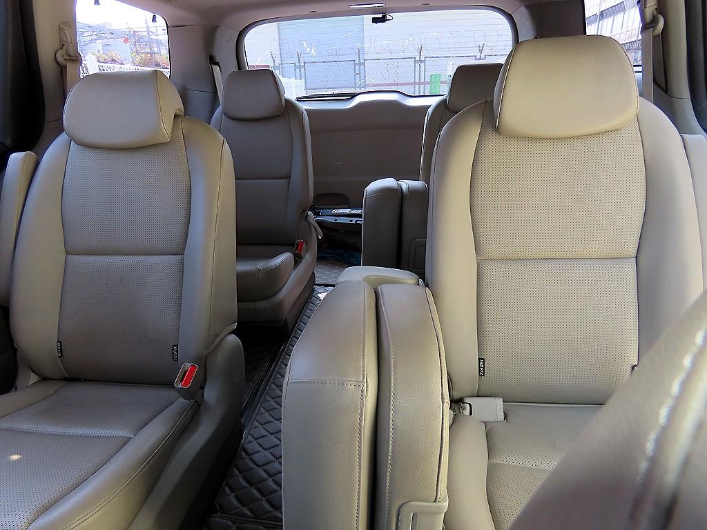 Kia Carnival — photo 07