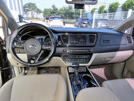 Kia Carnival — photo 08
