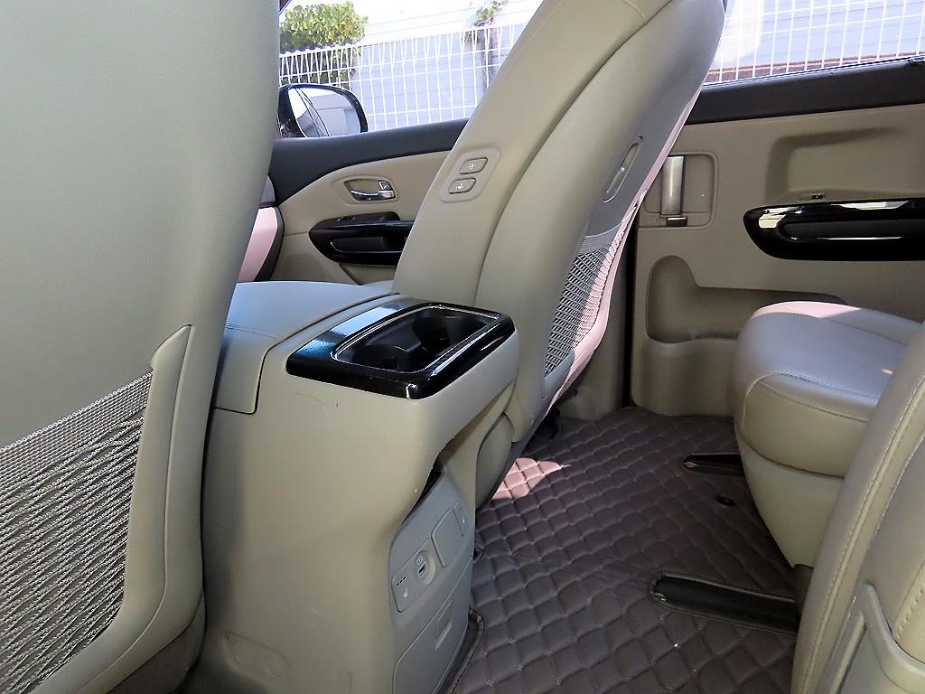 Kia Carnival — photo 16