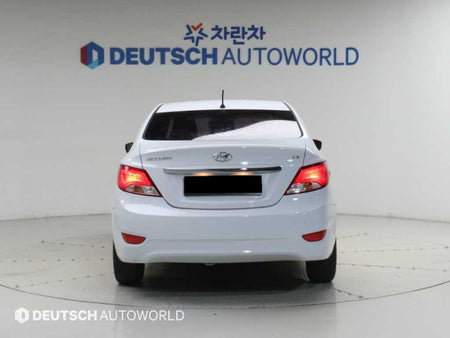 Hyundai Accent — photo 04