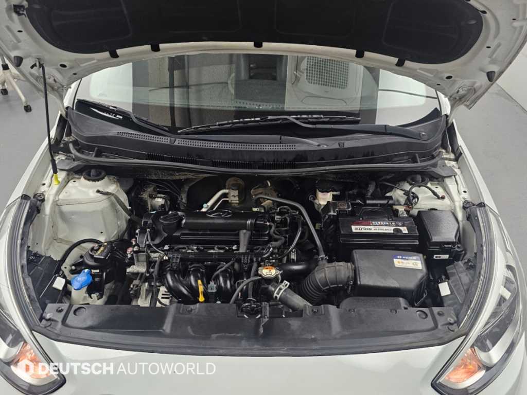 Hyundai Accent — photo 06