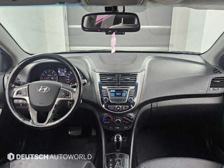 Hyundai Accent — photo 07