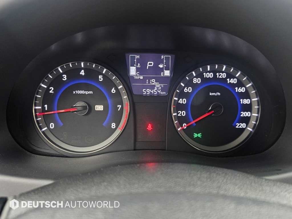 Hyundai Accent — photo 08