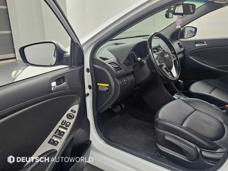 Hyundai Accent — photo 11