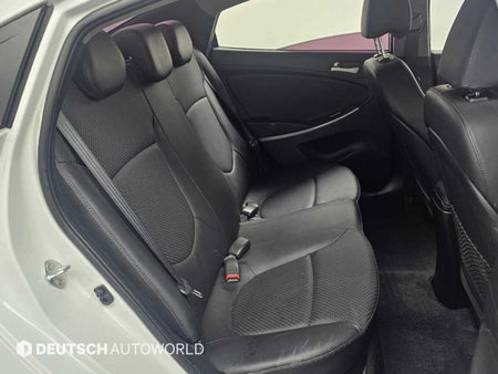Hyundai Accent — photo 12