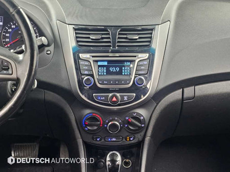 Hyundai Accent — photo 14