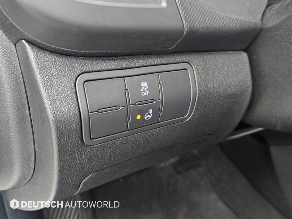 Hyundai Accent — photo 16