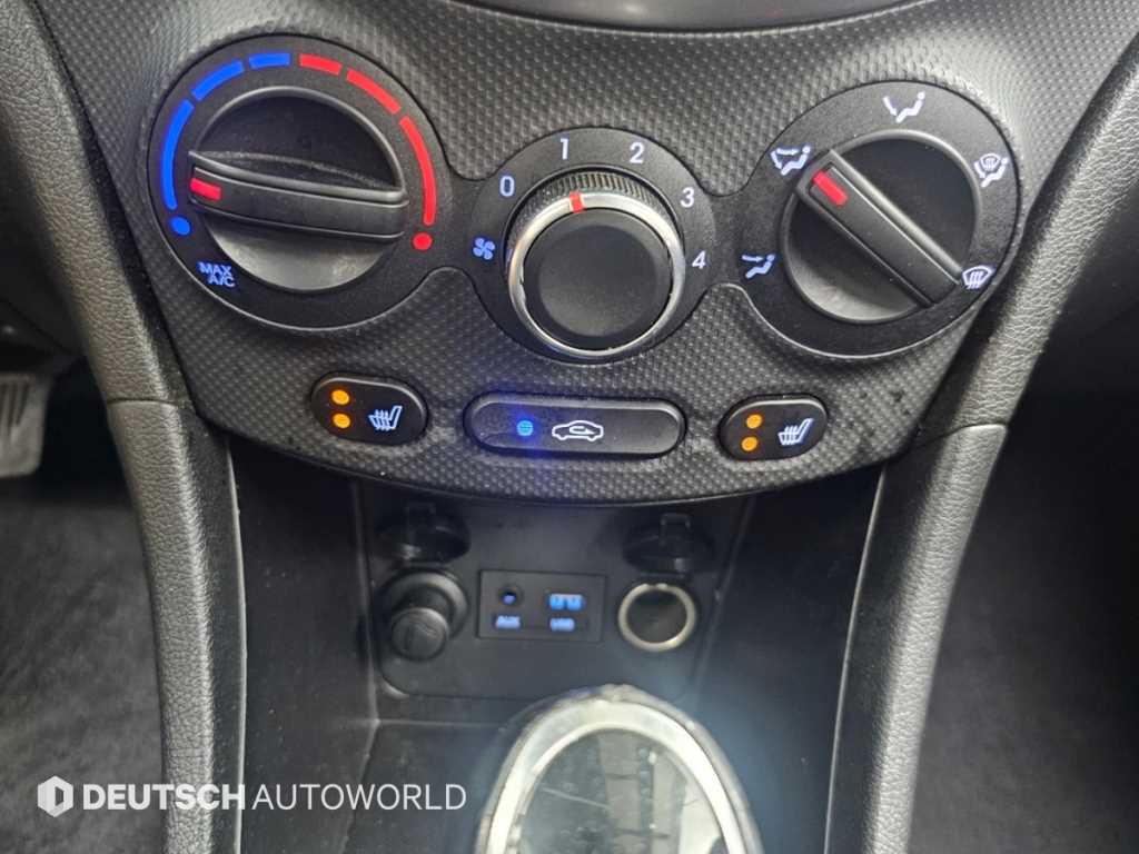 Hyundai Accent — photo 17