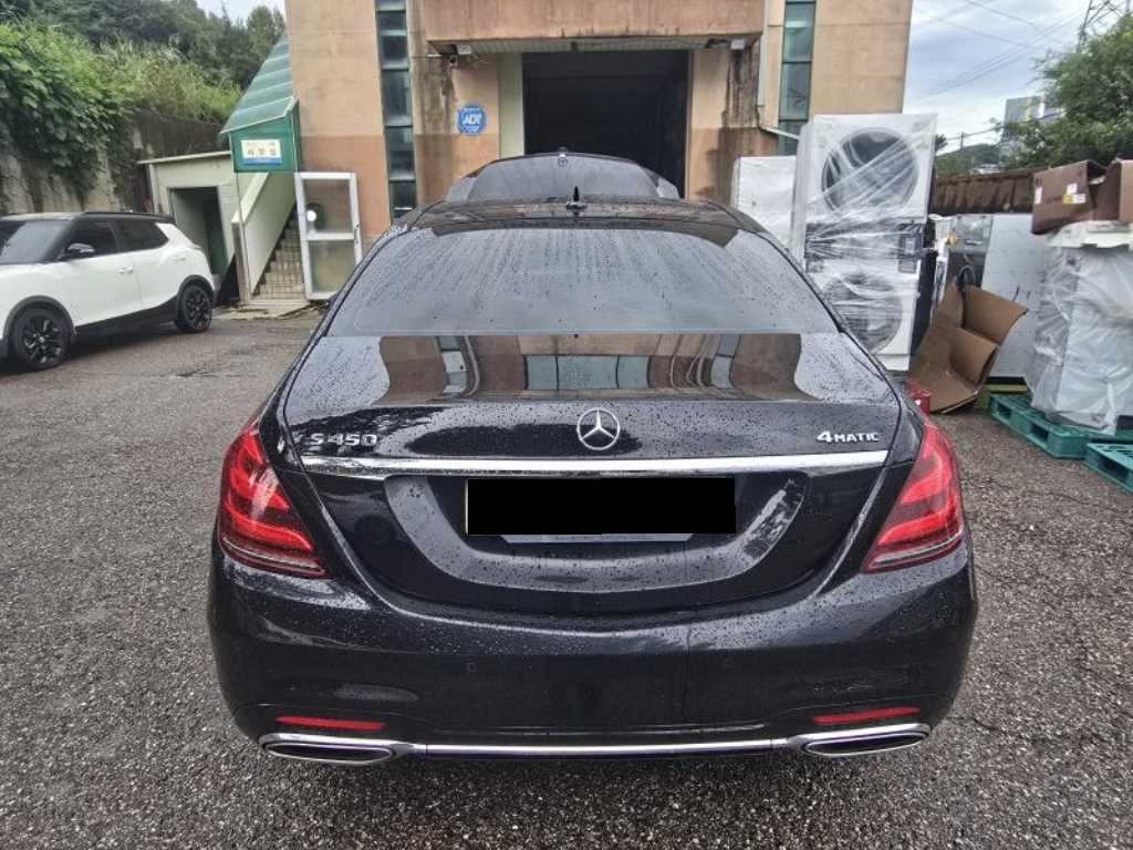 Mercedes-Benz S-Class — photo 01