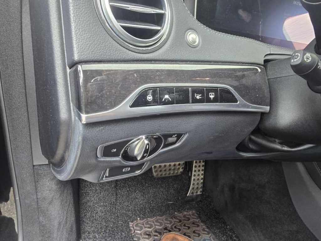 Mercedes-Benz S-Class — photo 09